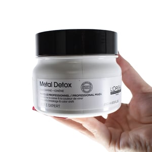 Imagem do produto Máscara L&#039;Oréal Metal Detox 250ml – Proteção e Nutrição Profunda