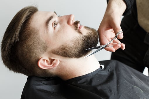 Cuidado Masculino na Vitor Hugo Barber: Elevando o Estilo