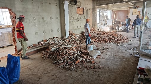 Demolição e Remodelação de Loja na Av. Infante D. Henrique