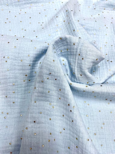 Mousseline Azul Bebê com pintas douradas