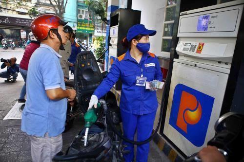 Lợi nhuận hợp nhất của Petrolimex giảm mạnh vì sao?