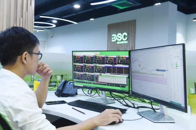 Áp lực khối ngoại bán ròng lên thị trường chứng khoán