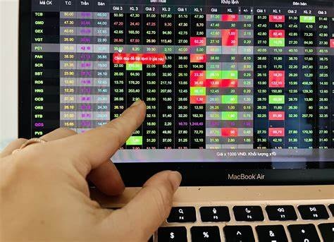 Tin nhanh chứng khoán ngày 21/4: VN-Index quay đầu giảm nhẹ