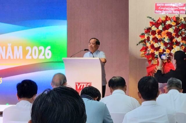 "Việt Tiến có làm may mãi được không?"