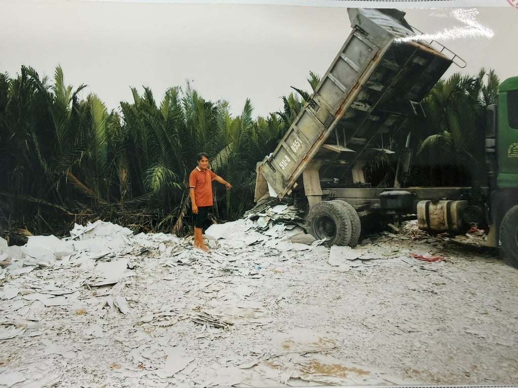 Hiện trường đổ thải trái phép