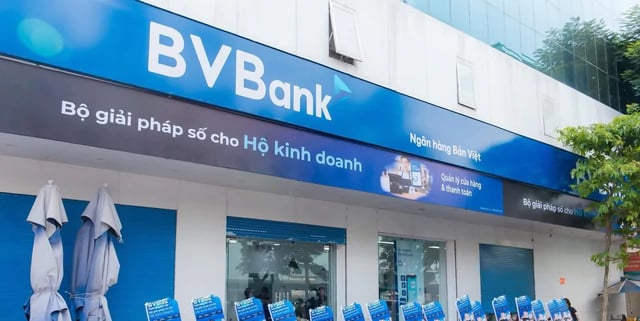 Chủ tịch và loạt lãnh đạo Ngân hàng Bản Việt mua gần 43,7 triệu cổ phiếu BVB