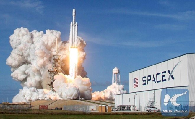 Giá trị SpaceX liên tiếp tăng mạnh sau khi lên sàn