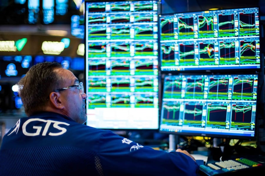 Chứng khoán Mỹ đồng loạt tăng, Dow Jones lần đầu vượt mốc 53.000 điểm