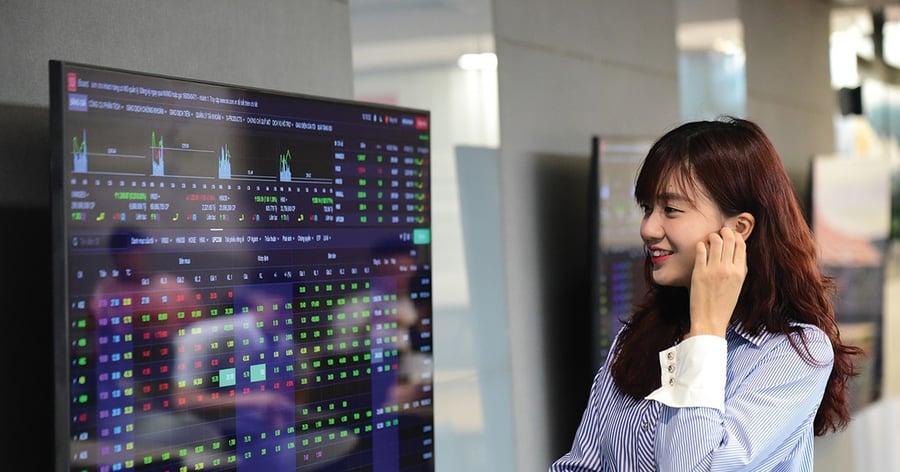 Ngân hàng nhỏ đua tăng vốn, chuyển sàn