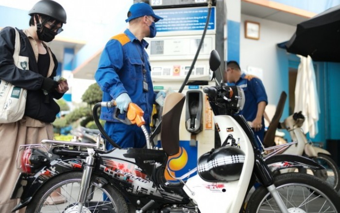 Giá xăng dầu hôm nay 19/4: Tiếp tục suy giảm