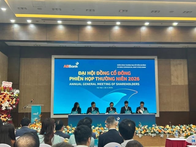 ĐHCĐ ABBank: Trở lại làm Chủ tịch, ông Vũ Văn Tiền giao “phải làm thế nào tăng gấp đôi phúc lợi cho nhân viên”