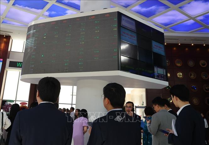 VN-Index tăng hơn 27 điểm, khối ngoại mua ròng trở lại hơn 1.000 tỷ đồng