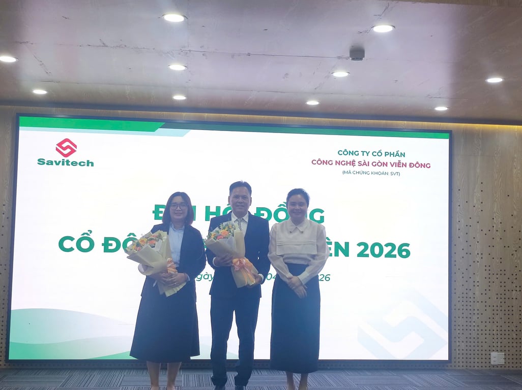 Chủ tịch cùng hai thành viên mới của HĐQT - Ảnh: Thanh Trúc