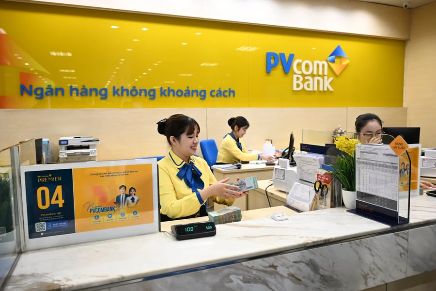 Lãi suất trái phiếu ngân hàng chạm hai chữ số
