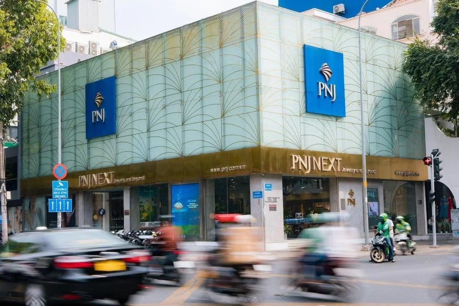 Động thái gây chú ý của em trai Chủ tịch PNJ khi quỹ ngoại đồng loạt thoái vốn