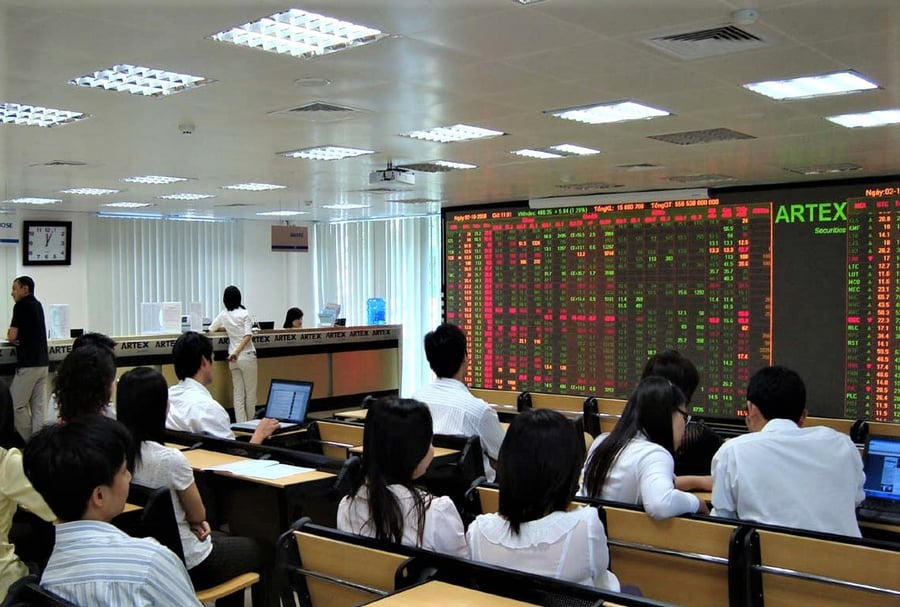 Đón tuần giao dịch mới: Cơ hội mở rộng, tránh mua đuổi cổ phiếu tăng nóng