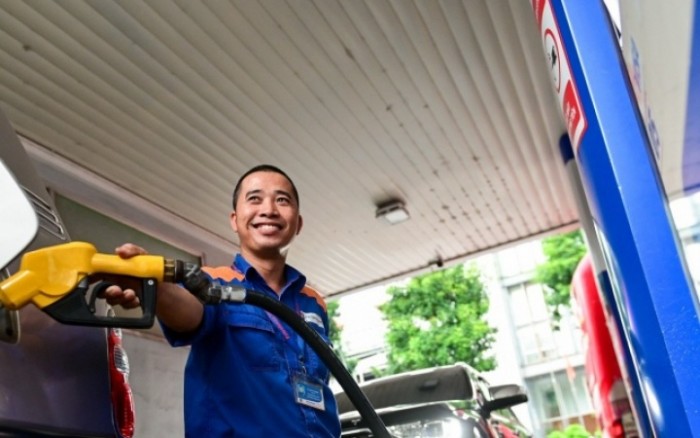 Giá xăng dầu có loại giảm gần 10.000 đồng/lít; chỉ còn xăng E10 từ 30/4