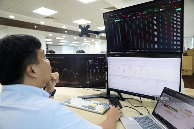 Thanh khoản chứng khoán: Thách thức từ lãi suất và vốn ngoại