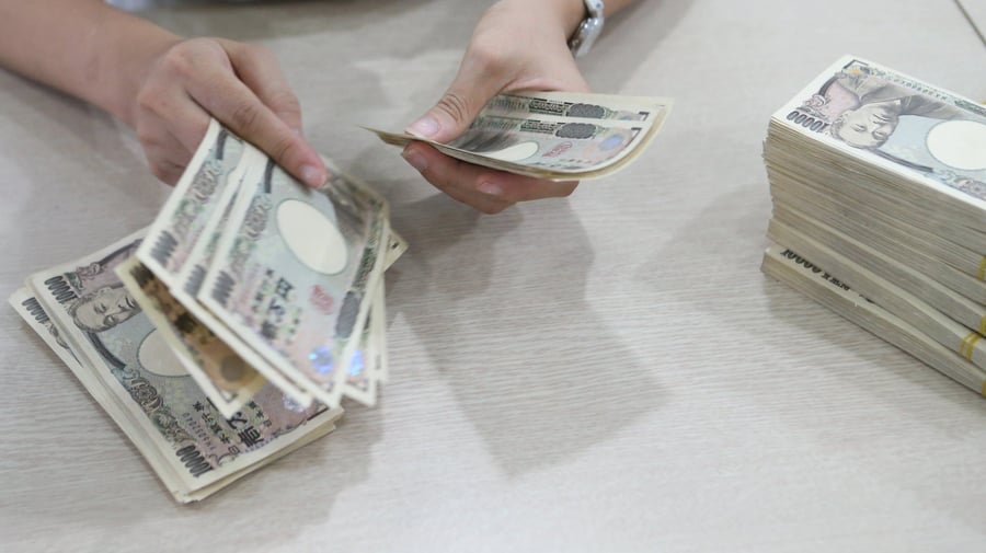 Giá USD hôm nay 4.5.2026: Giảm nhẹ trong khi yen Nhật tăng mạnh