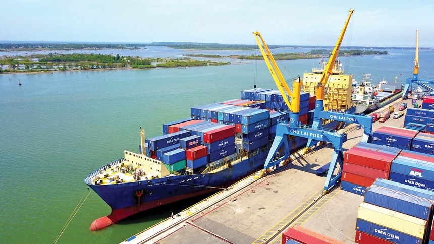 Ngành vận tải biển: Giá cước neo cao, cổ phiếu đi lùi