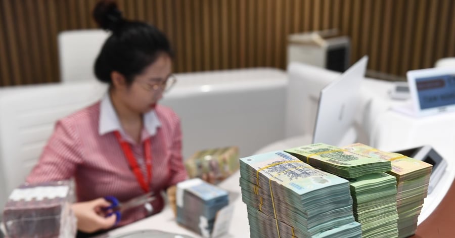 Techcombank lãi gần 8.900 tỷ đồng quý đầu năm, dịch vụ và bán lẻ tăng tốc