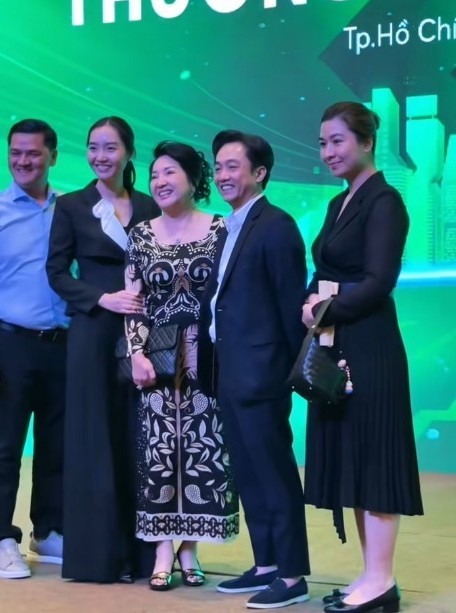 Từng vào Top 50 người giàu nhất sàn chứng khoán Việt Nam, em gái Cường Đô La giàu cỡ nào?