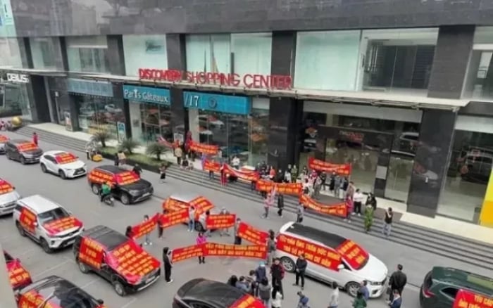 Nhiều khu chung cư Hà Nội đỏ mắt chờ 'sổ hồng'