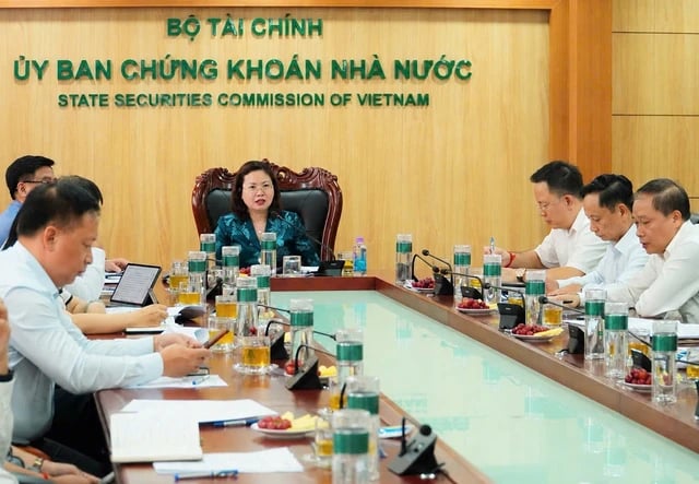 Chủ tịch UBCKNN: Thị trường chứng khoán Việt Nam tăng trưởng ổn định