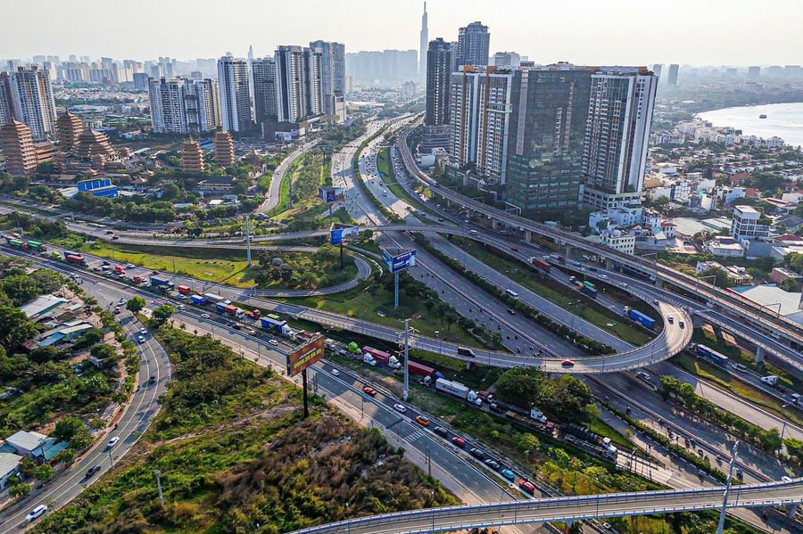Từ nghị quyết đến lô trái phiếu đầu tiên: TP.HCM mở cửa đón vốn dài hạn cho hạ tầng