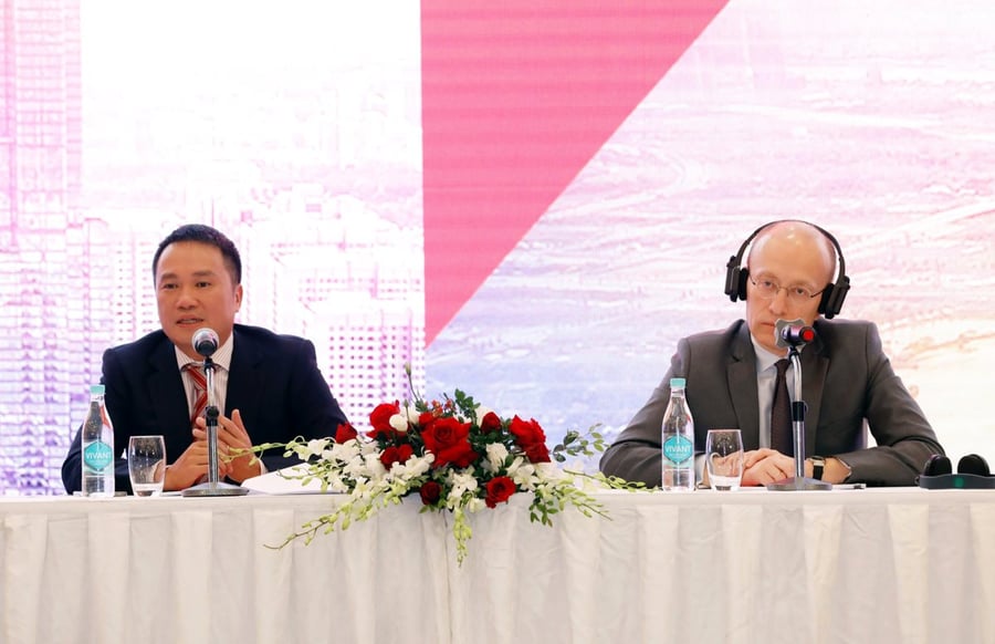 Tổng Giám đốc Techcombank nhận thù lao gần 28 tỷ đồng, gấp 6 lần Chủ tịch Hồ Hùng Anh