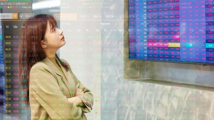Chứng khoán ngày 7/10: VN-Index có tín hiệu hồi phục, nhà đầu tư nên ưu tiên doanh nghiệp có nền tảng tốt
