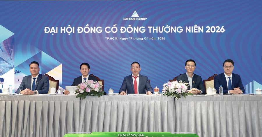Doanh nghiệp địa ốc “xoay bài”