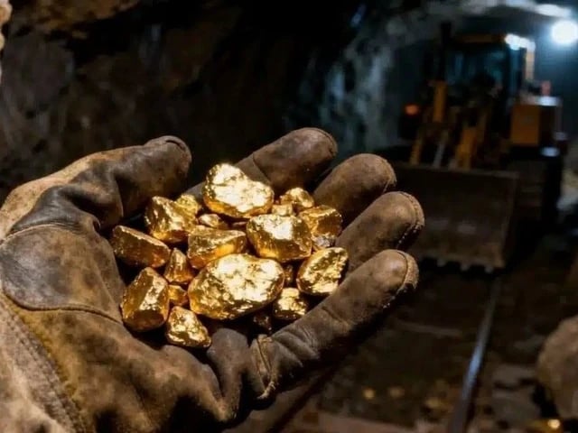 Đại gia khai thác vàng bạc lớn nhất Việt Nam "ngậm đắng" vì mỏ đất hiếm, cửa sáng bất ngờ từ một loại phụ phẩm khi Trung Quốc siết cung