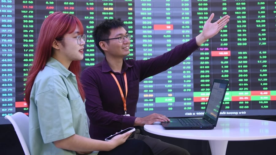 Cuộc ‘di cư’ từ UPCoM lên HoSE: Bước chuyển mình của loạt DN trên thị trường vốn