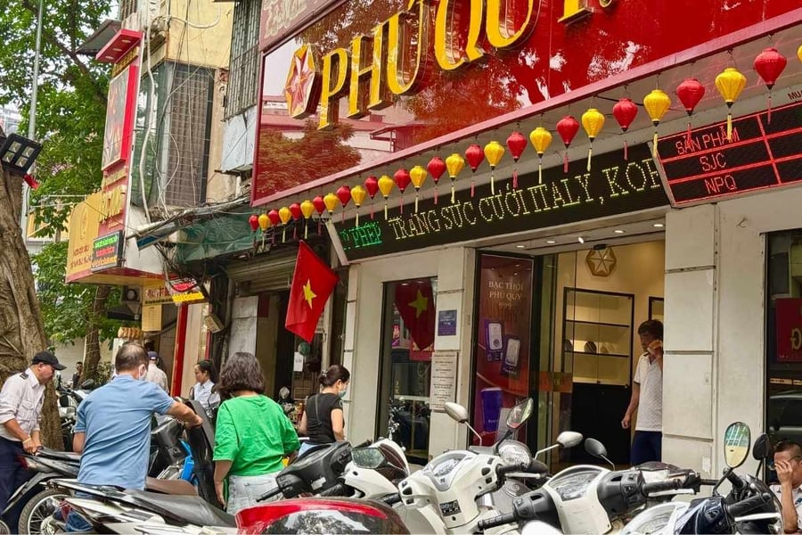 Kinh tế 24h: Giá vàng tăng, vàng nhẫn vẫn thu hút người dân săn mua