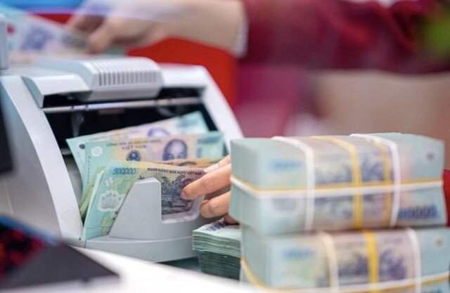 Có 100 triệu đồng gửi tiết kiệm Vietinbank, Agribank nhận bao nhiêu tiền lãi?