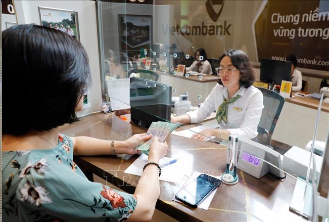 Lãi suất huy động giảm trên diện rộng, lãi suất cho vay điều chỉnh còn ‘nhỏ giọt’