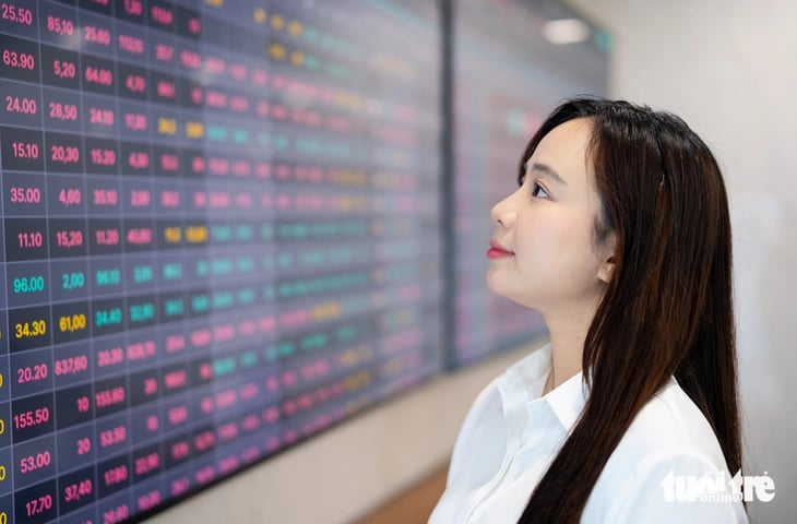 Hơn 68% nhà đầu tư 'đặt cược' chứng khoán tăng trong nửa cuối năm 2026, cơ hội và rủi ro thế nào?