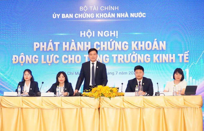 Khơi thông nguồn vốn qua chứng khoán, thúc đẩy tăng trưởng kinh tế bền vững