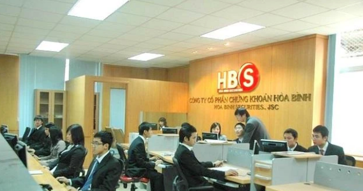 UBCKNN yêu cầu HBS dừng bán cổ phiếu trên tài khoản khách hàng