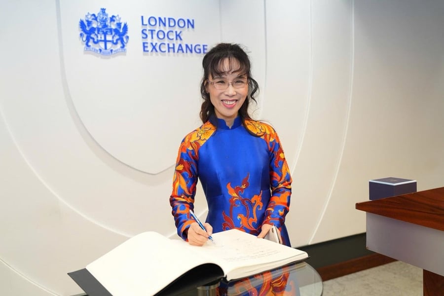 Cổ phiếu hàng không biến động trái trong ngày VN-Index vượt 1.700 điểm