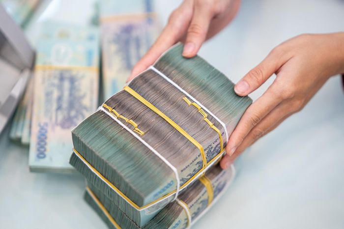 Lãi suất ngân hàng 2026: Áp lực thanh khoản và NIM co hẹp