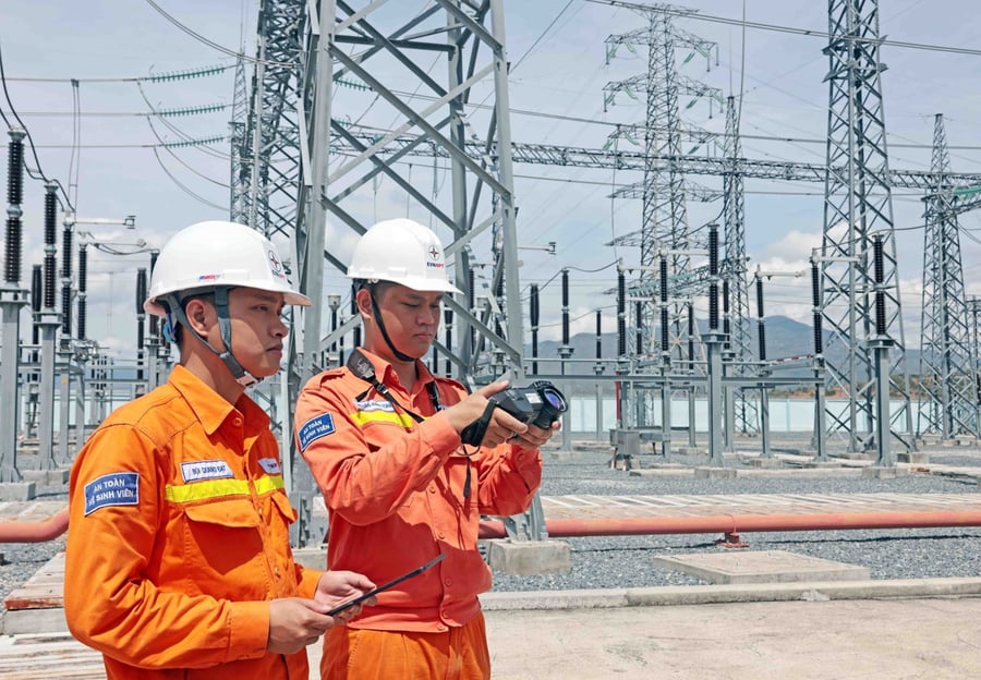 Dòng tiền tìm cơ hội ở cổ phiếu điện khi ngành năng lượng bước vào giai đoạn tái định hình