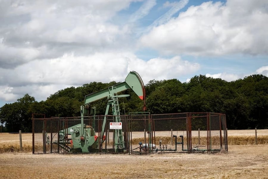 Giá dầu Brent "áp sát" mốc 100 USD trước bóng ma xung đột