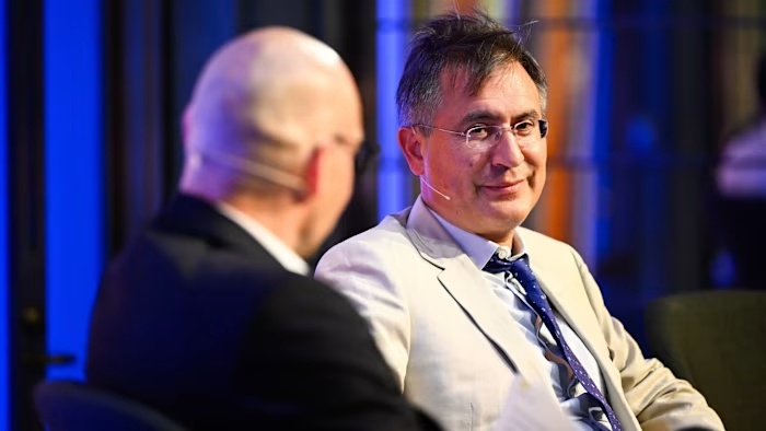 Vì sao quỹ của huyền thoại Chris Hohn bán gần hết cổ phiếu Microsoft?