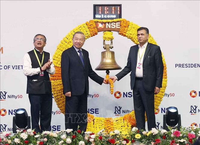 Lãnh đạo NSE và đoàn Việt Nam tại lễ khai mạc