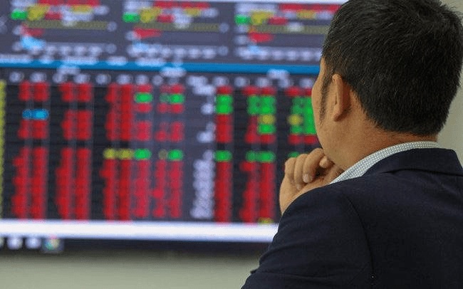 Sau cú rơi 264 điểm, chọn cổ phiếu nào?