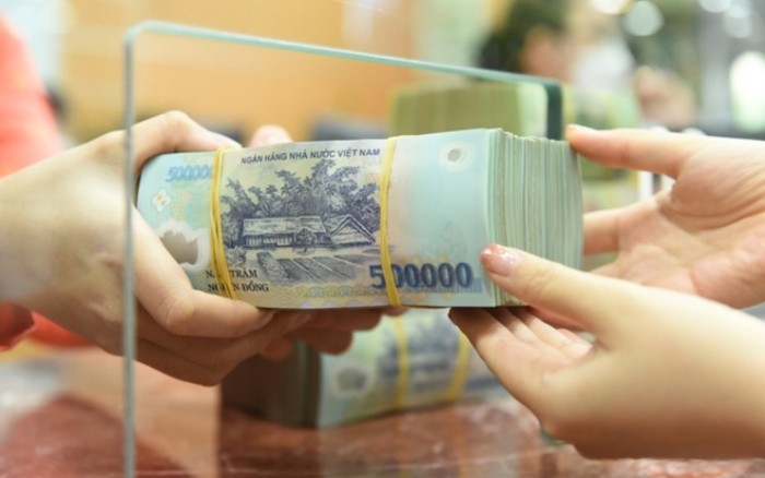 Hàng loạt ngân hàng tiếp tục hạ lãi suất tiền gửi