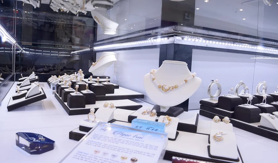 PNJ tính điều chỉnh kế hoạch kinh doanh, cổ phiếu quay đầu giảm mạnh