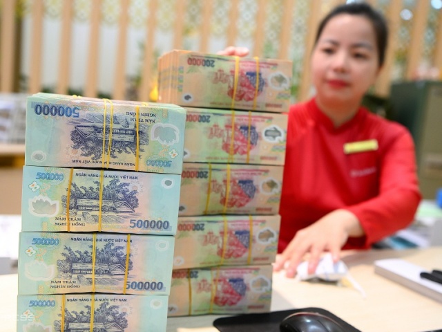 Ngân hàng đồng loạt tăng vốn, nhiều nhà băng cán mốc 100.000 tỷ